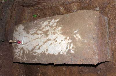Picture 1 of Hanoi: Excavating a foundation to build a house, discovering a mummy