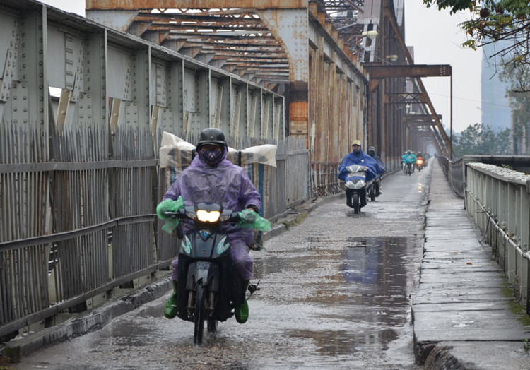 Picture 1 of Hanoi is about to catch the Northeast monsoon, the night and the early morning are cold