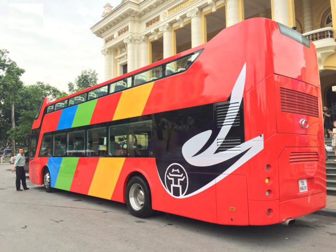 Picture 1 of Hanoi is giving a test drive of a 2-floor cab
