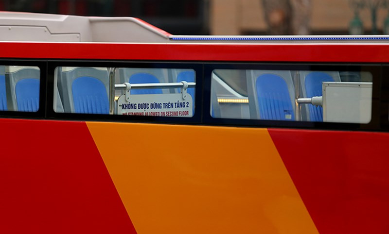 Picture 14 of Hanoi is giving a test drive of a 2-floor cab