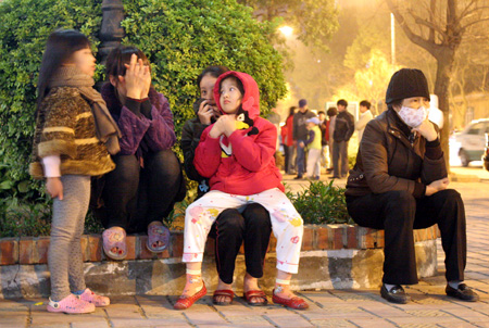 Picture 3 of Hanoi shakes because of earthquake aftershocks