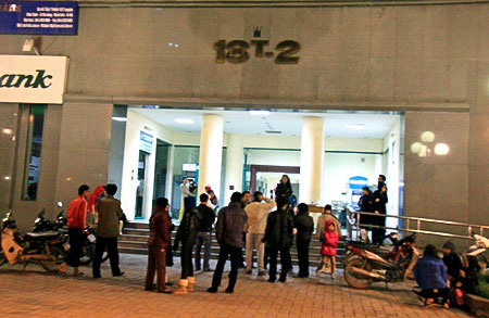 Picture 6 of Hanoi shakes because of earthquake aftershocks