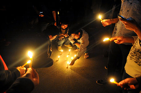 Picture 4 of Hanoi shimmering in Earth Hour