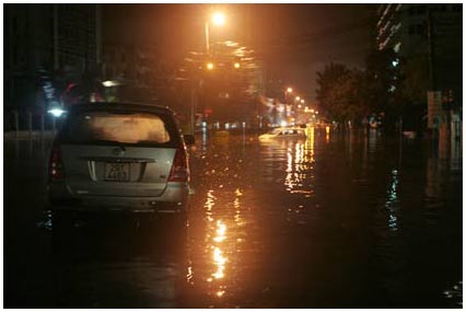 Picture 1 of Hanoi suffered the biggest rain in 35 years