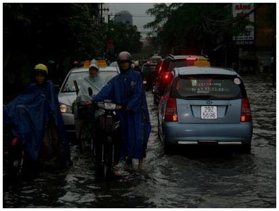 Picture 13 of Hanoi suffered the biggest rain in 35 years