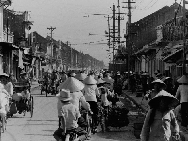 Picture 10 of Hanoi was subsidized by a photo of the British diplomat