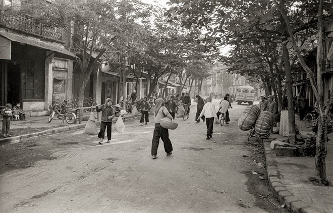 Picture 7 of Hanoi was subsidized by a photo of the British diplomat