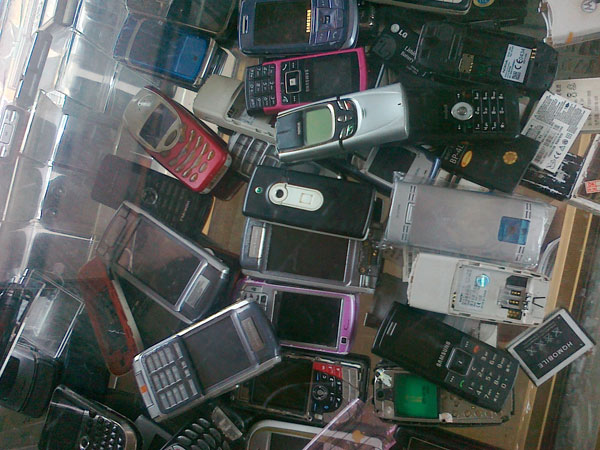 Picture 1 of Having dermatological problems because of old-fashioned phones