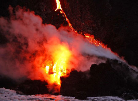 Picture 1 of Hawaii: A series of 'lava' hot lava flows into the ocean