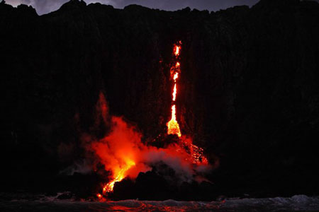 Picture 5 of Hawaii: A series of 'lava' hot lava flows into the ocean