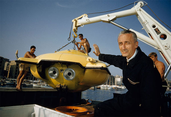 Picture 2 of He leads the world to the deep-sea mystery