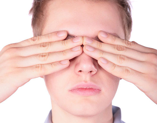 Picture 1 of Hearing improves if temporary loss of vision