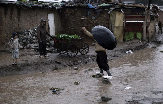 Picture 1 of Heavy rain in Pakistan killed 34 people