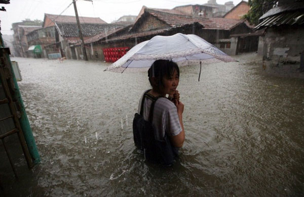 Picture 1 of Heavy rain raged in China and Thailand