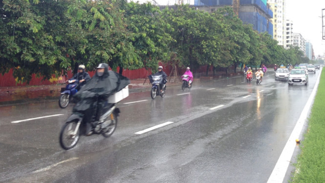 Picture 1 of Heavy rain throughout the country, guarding whirlwinds, hail
