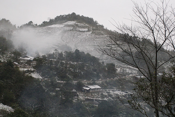 Picture 1 of Heavy snow at Silver Falls, O Qui Ho (Sa Pa)