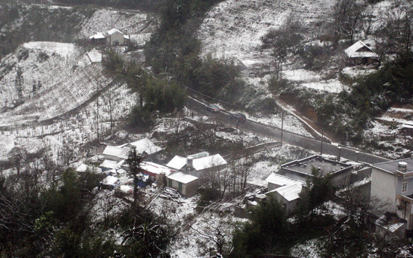 Picture 4 of Heavy snow at Silver Falls, O Qui Ho (Sa Pa)
