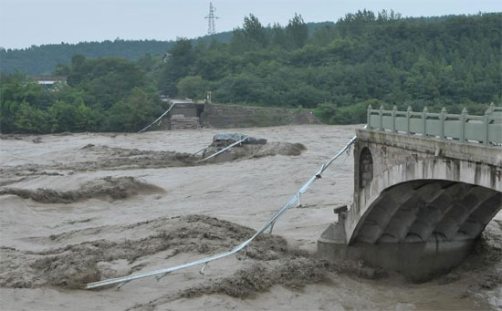 Picture 1 of Heavy storms caused heavy damage in China