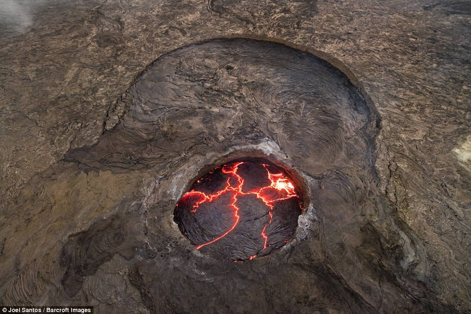Picture 9 of Hell Gate - lake lava burning for hundreds of years