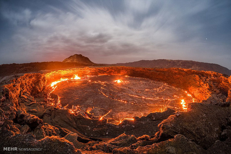 Picture 2 of 'Hell's Gate' in Ethiopia is filled with 7km long cracks