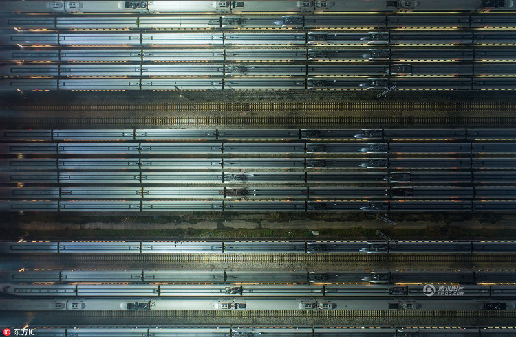 Picture 8 of High-speed trains line up to prepare for the biggest migration of human history