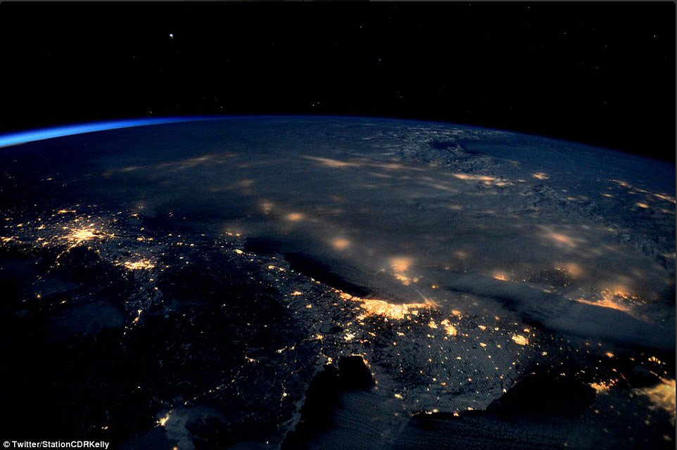 Picture 1 of Historic snowstorm on the East Coast of the United States via satellite images