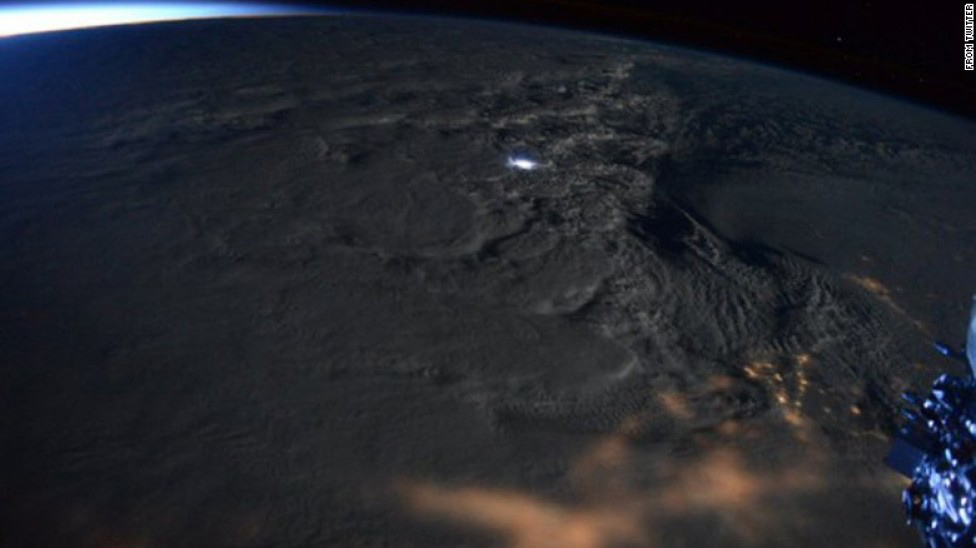 Picture 2 of Historic snowstorm on the East Coast of the United States via satellite images