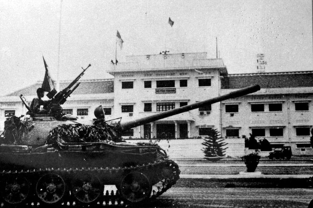 Picture 10 of Historical images on April 30