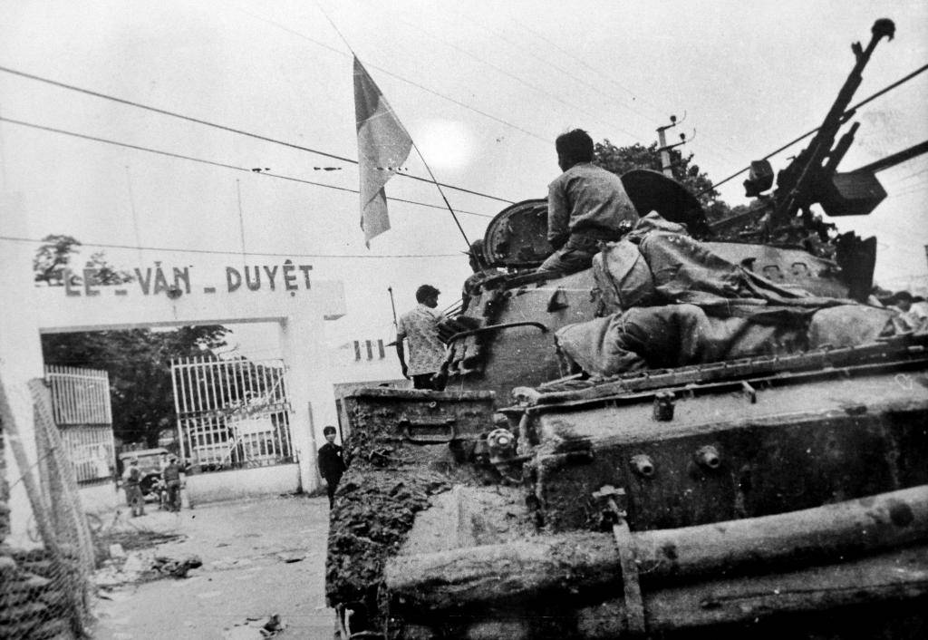 Picture 11 of Historical images on April 30