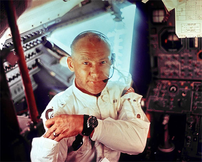 Picture 7 of Historical moments when people first set foot on the Moon