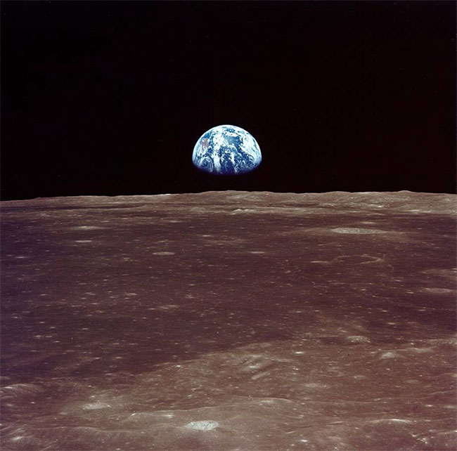 Picture 8 of Historical moments when people first set foot on the Moon