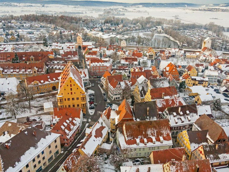 Picture 1 of Hit by a meteorite, the German town contained 72,000 tons of diamonds