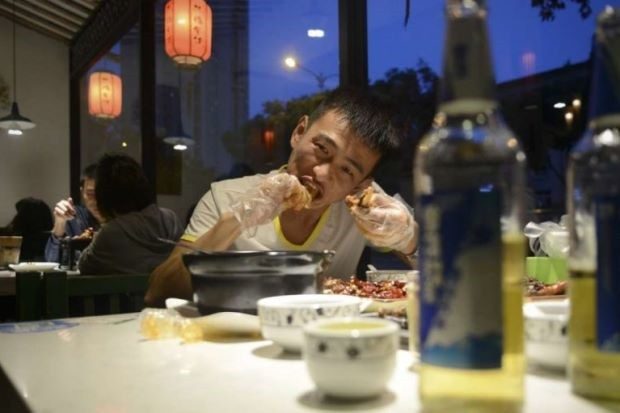 Picture 1 of Hobbies eat strange rabbit heads of Sichuan people, China