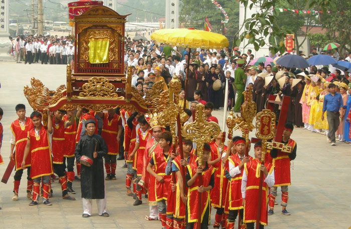 Picture 8 of Hoi Giong is located at Phu Dong Temple and Soc Temple