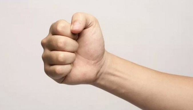 Picture 1 of Hold your hands for 30 seconds to know your health status