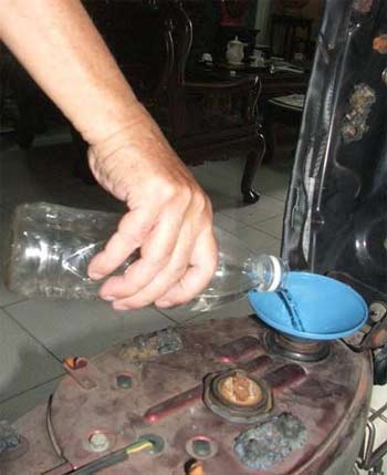 Picture 6 of Homemade petrol, priced below VND 8,000 / liter ... A new invention?