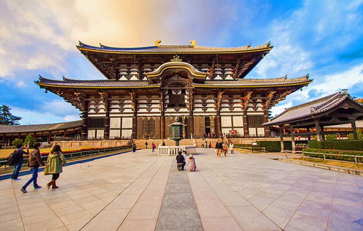 Picture 1 of Horyu-ji temple's Buddhist architectural complex