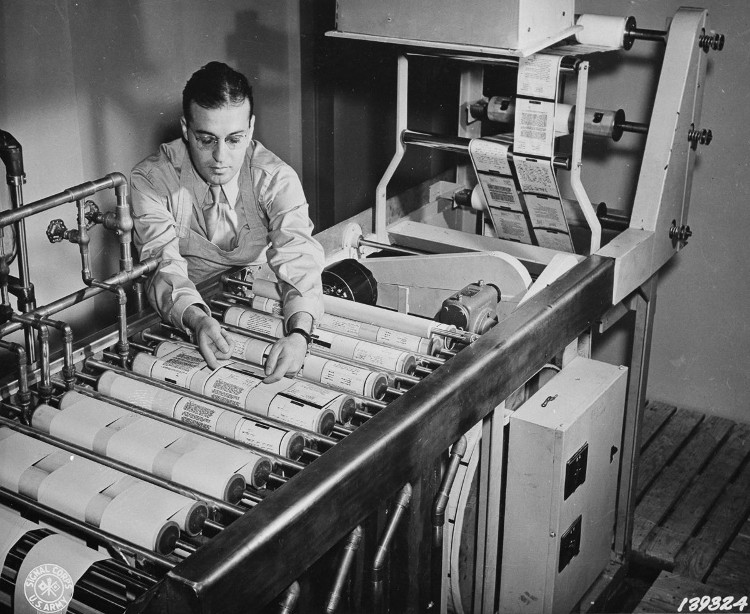 Picture 8 of How Americans send mail during World War II without the Internet