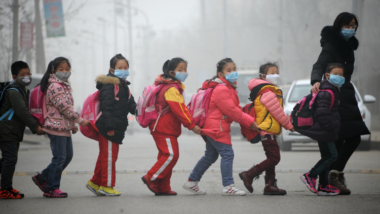 Picture 1 of How did China 'rescue' people from air pollution?