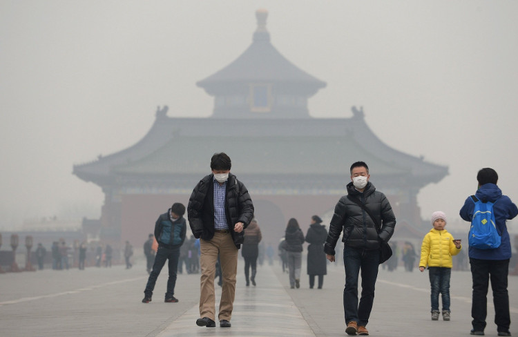 Picture 3 of How did China 'rescue' people from air pollution?