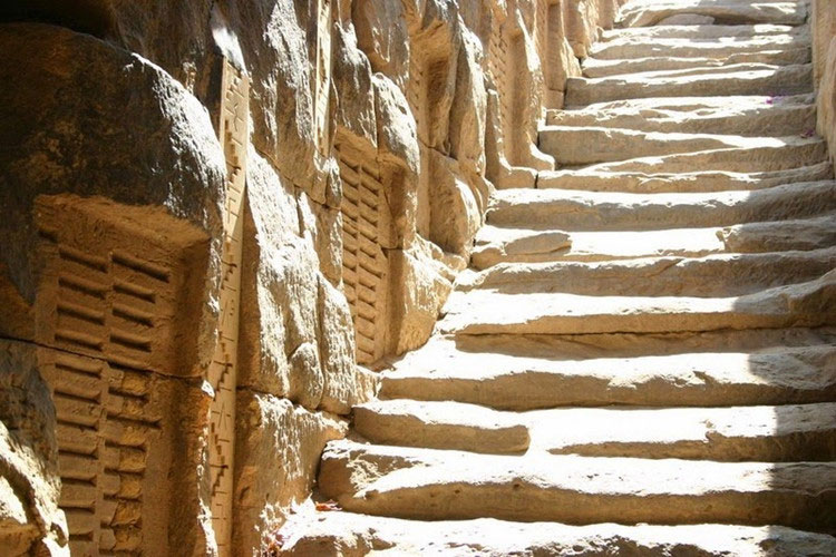 Picture 3 of How did the ancient Egyptians measure the water level of the Nile?