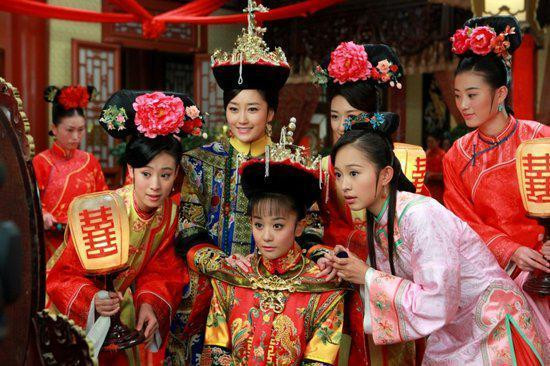 Picture 2 of How did the Chinese emperor experience the night of the room?