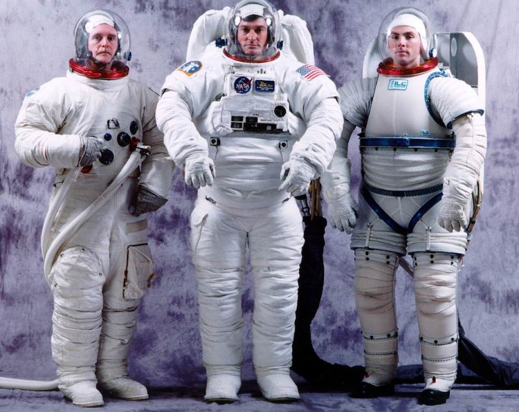 Picture 11 of How do astronauts protect people?