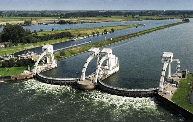 Picture 5 of How do major cities in the world seize and reuse rainwater?