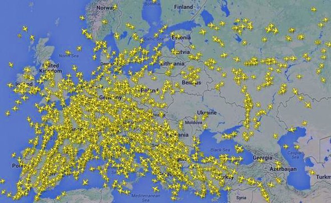 Picture 2 of How does air traffic operate?