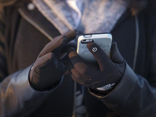 Picture 2 of How does extreme cold weather affect your phone?