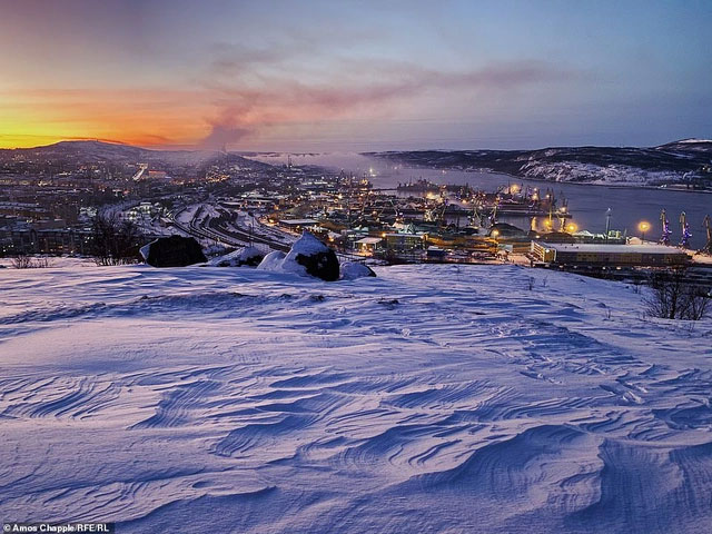 Picture 3 of How does the city 'without the sun' live for 40 days?