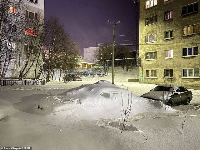 Picture 7 of How does the city 'without the sun' live for 40 days?