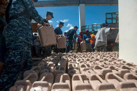 Picture 8 of How does the US Navy provide clean water to Filipinos?
