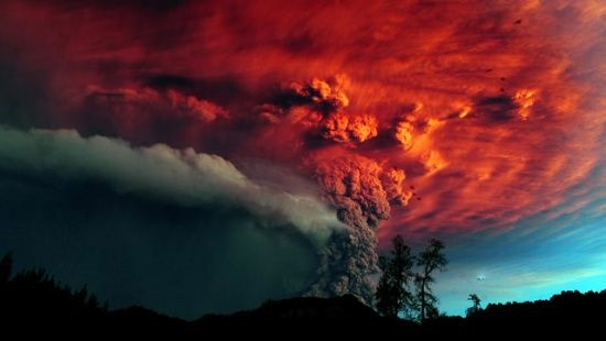 Picture 1 of How intense is the volcano erupting?
